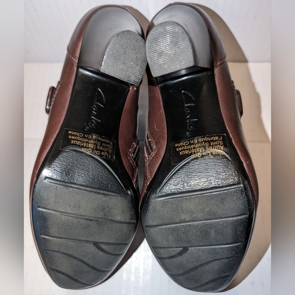 Clarks Bendables Bootie Womens 5.5M Brown Leather Side Button 3" Heel Shootie - Picture 6 of 7